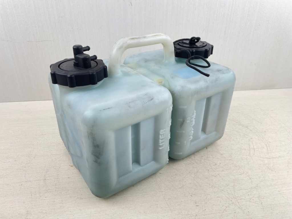 8742A22  Mercury Optimax Two 2 Stroke Outboard Remote Oil Tank Resevoir 3 Gallon