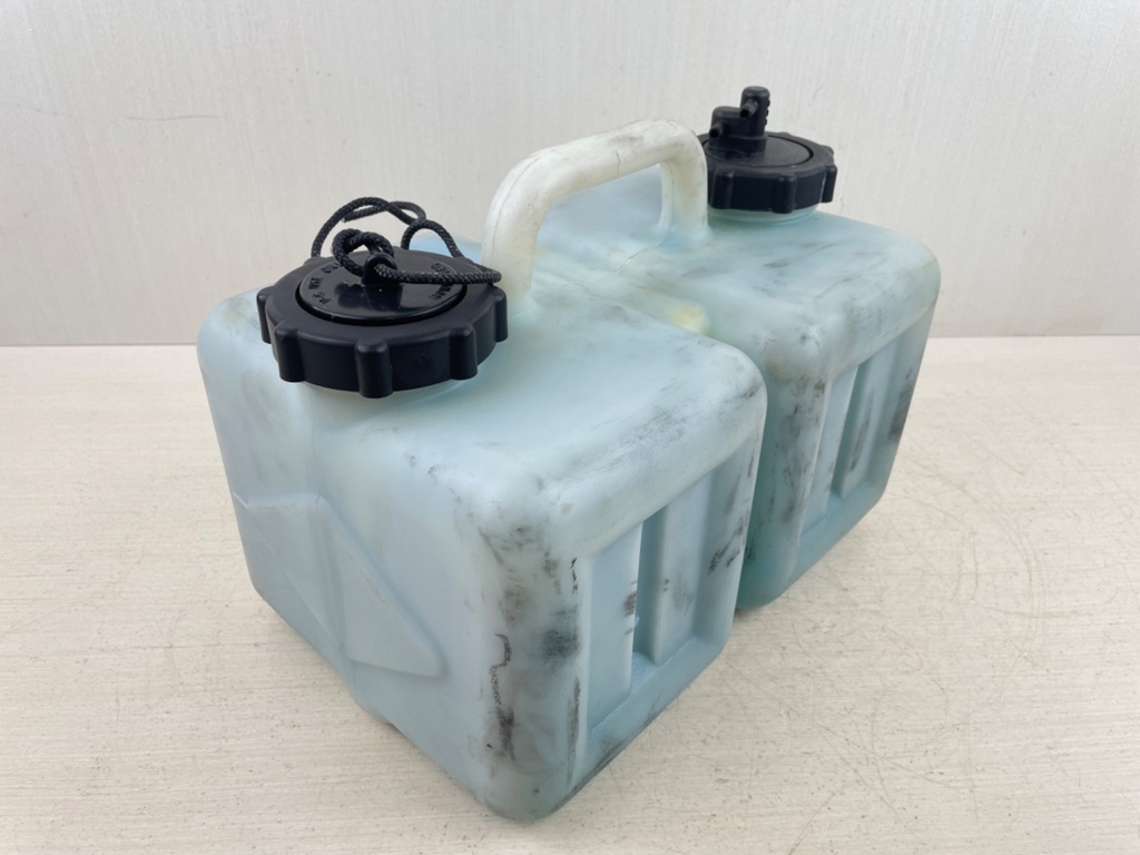 8742A22  Mercury Optimax Two 2 Stroke Outboard Remote Oil Tank Resevoir 3 Gallon