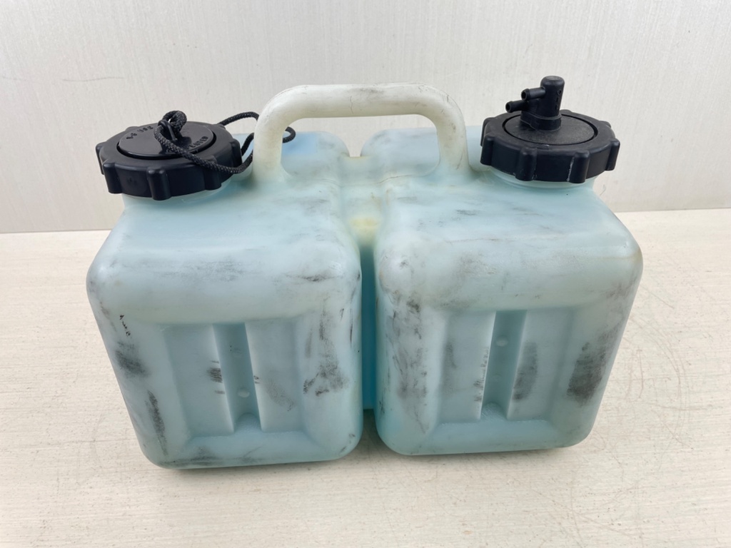 8742A22  Mercury Optimax Two 2 Stroke Outboard Remote Oil Tank Resevoir 3 Gallon