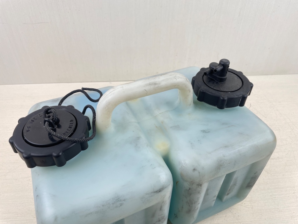 8742A22  Mercury Optimax Two 2 Stroke Outboard Remote Oil Tank Resevoir 3 Gallon