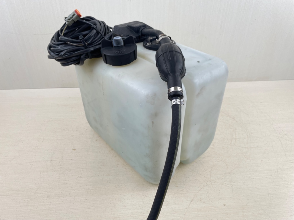 Johnson Evinrude 2 Stroke Outboard Remote Oil Supply Tank 1.8 Gallons 0176712