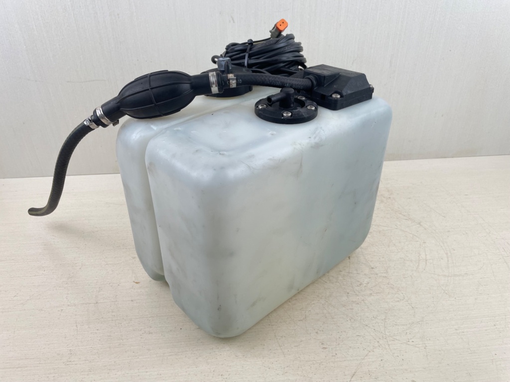 Johnson Evinrude 2 Stroke Outboard Remote Oil Supply Tank 1.8 Gallons 0176712