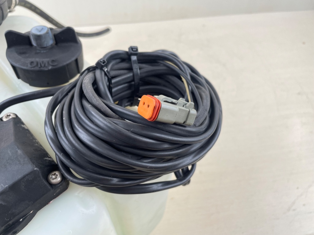 Johnson Evinrude 2 Stroke Outboard Remote Oil Supply Tank 1.8 Gallons 0176712