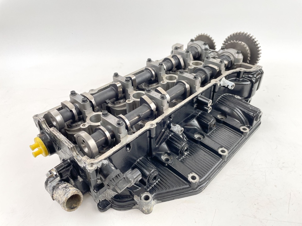 2002 Suzuki 140 HP 4 Stroke Outboard Cylinder Head 11100-90J01 OEM