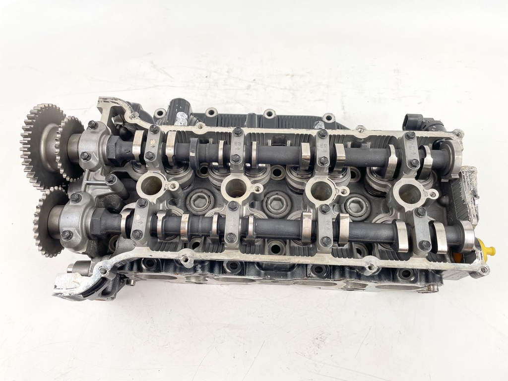 2002 Suzuki 140 HP 4 Stroke Outboard Cylinder Head 11100-90J01 OEM