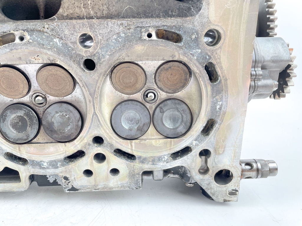 2002 Suzuki 140 HP 4 Stroke Outboard Cylinder Head 11100-90J01 OEM