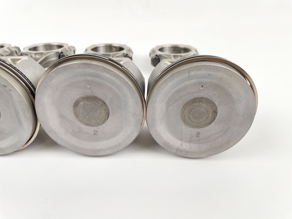 2002 Suzuki 140 HP 4 Stroke Outboard Piston & Connecting Rod Set 12111-92J00 OEM