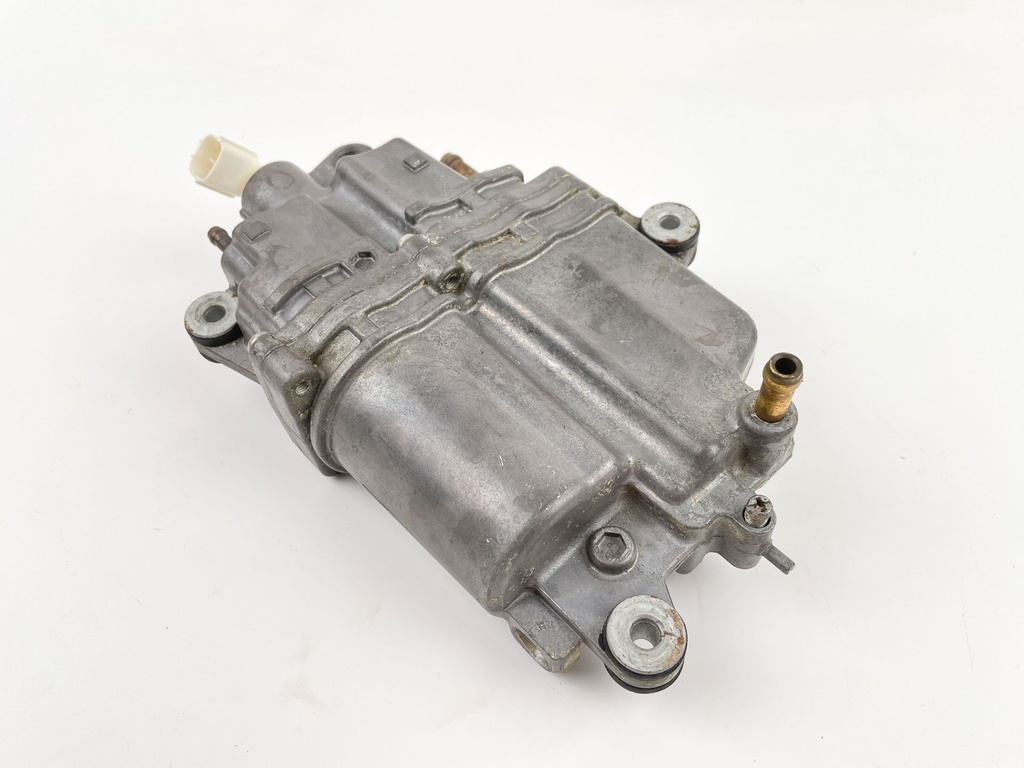 2002 Suzuki 115 HP 4 Stroke Outboard Vapor Separator Tank VST 15600-90J00 OEM