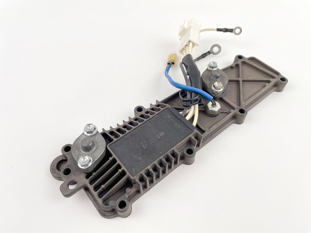 2002 Suzuki 140 HP 4 Stroke Outboard Rectifier & Regulator 32800-90J00 OEM