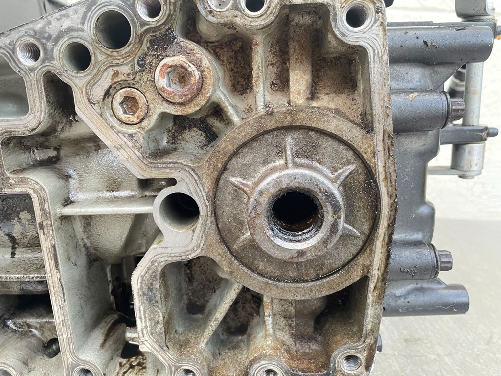 2002 Suzuki 60 HP 4 Stroke Outboard Powerhead 11300-99E05-019 OEM