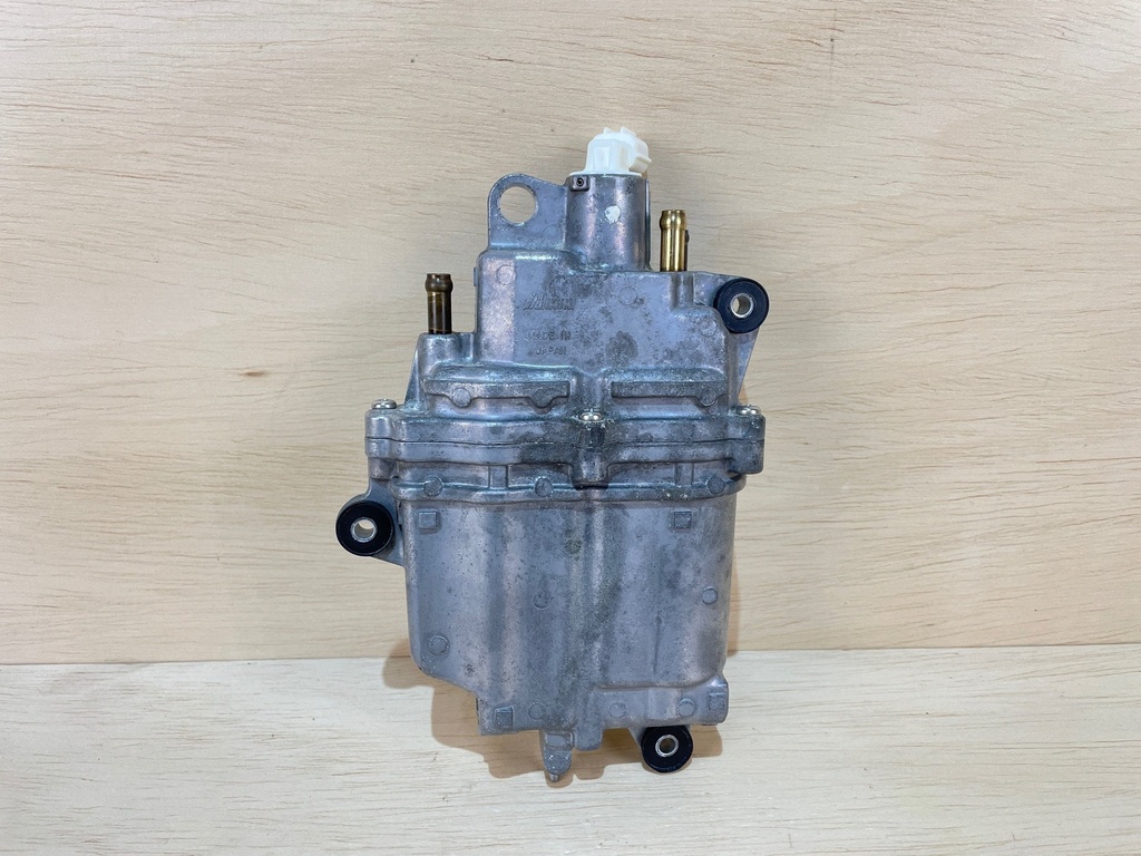 2003 Suzuki 140HP DF140 Fuel Vapor Separator Tank VST 15600-90J00