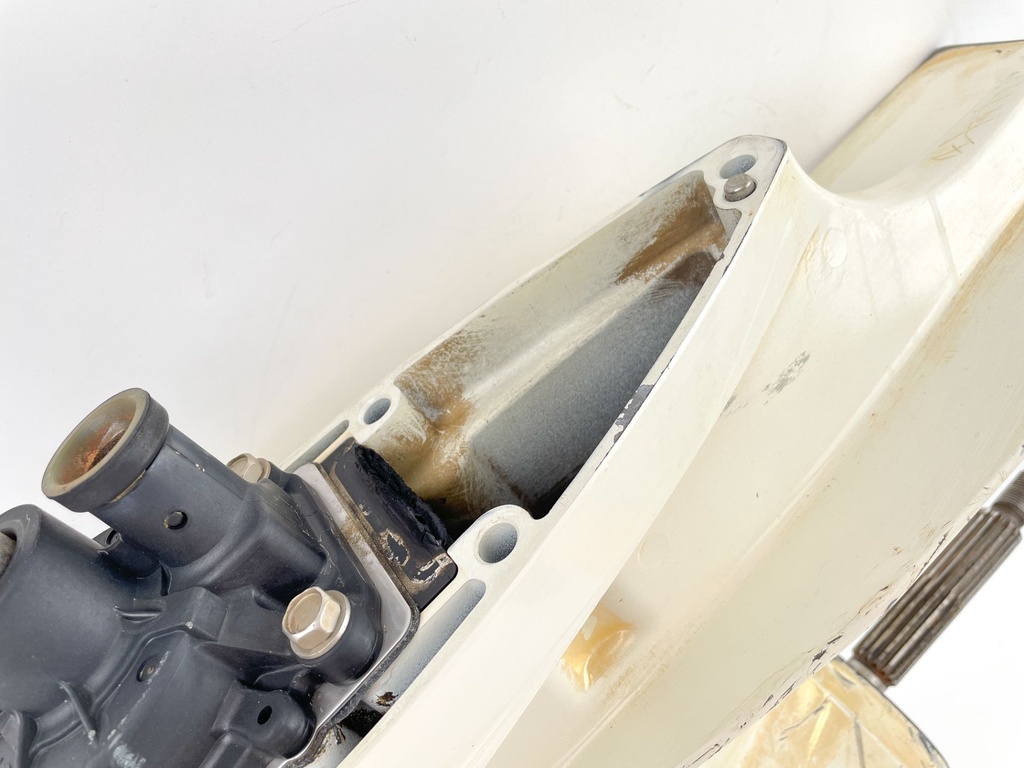 2019 Suzuki 90 HP 4 Stroke Outboard Lower Unit Gear Case 55110-87L32-Y5S OEM