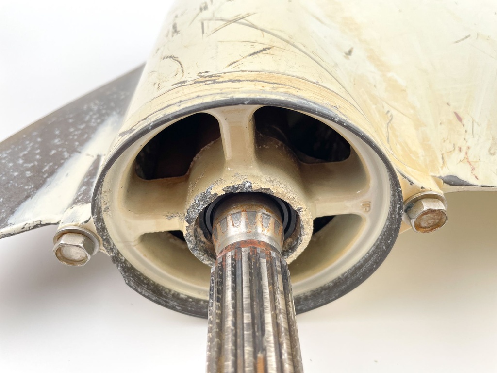 2019 Suzuki 90 HP 4 Stroke Outboard Lower Unit Gear Case 55110-87L32-Y5S OEM