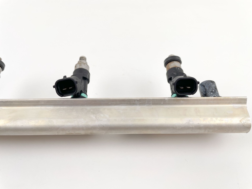 2019 Suzuki 90 HP 4 Stroke Outboard Fuel Injector Set W/ Rail 15710-82K50 OEM