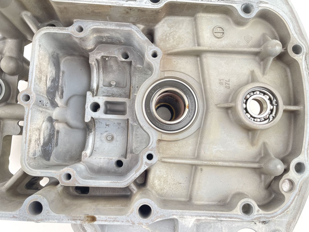 2019 Suzuki 90 HP 4 Stroke Outboard Engine Holder 51111-87L00-Y5S OEM