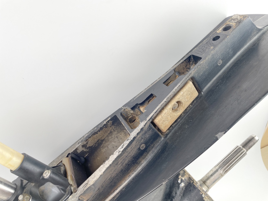 Mercury 135 150 175 HP 2 Stroke EFI DFI 1.87:1 20" L Lower Unit Gear Case 9148T84