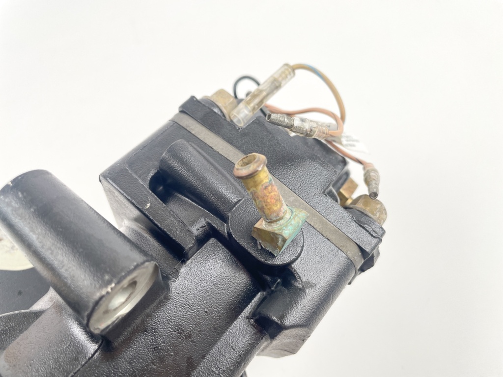 2006 Mercury 175 HP 2 Stroke Outboard Air Compressor Assembly 8M0060053 OEM