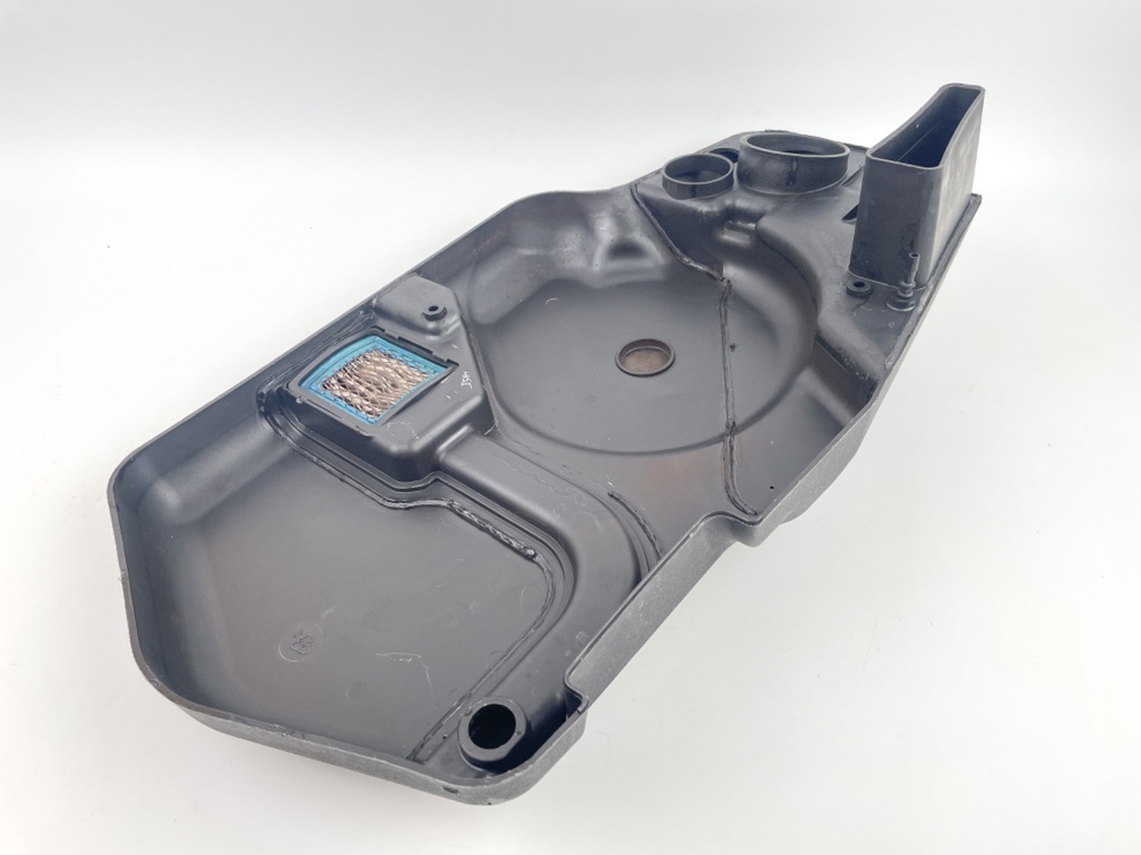 2006 Mercury 175 HP 2 Stroke Outboard Flywheel Cover 827325T11 OEM