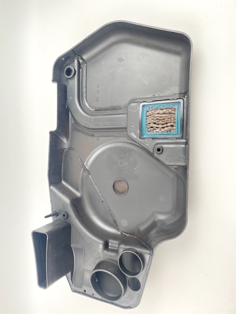 2006 Mercury 175 HP 2 Stroke Outboard Flywheel Cover 827325T11 OEM