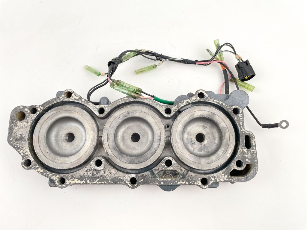 1995 Yamaha 40 HP 2 Stroke Outboard Cylinder Head 63D-11111-00-94 OEM