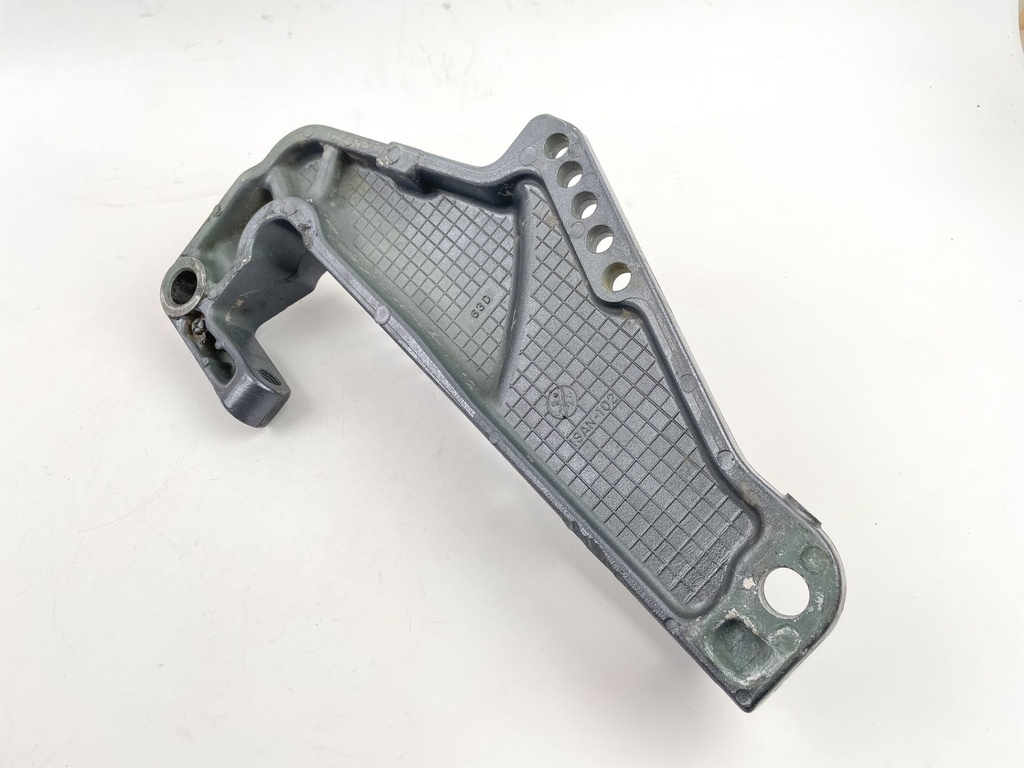 1997 Yamaha 40 HP 2 Stroke Outboard Clamp Bracket Pair 63D-43111-00-4D OEM