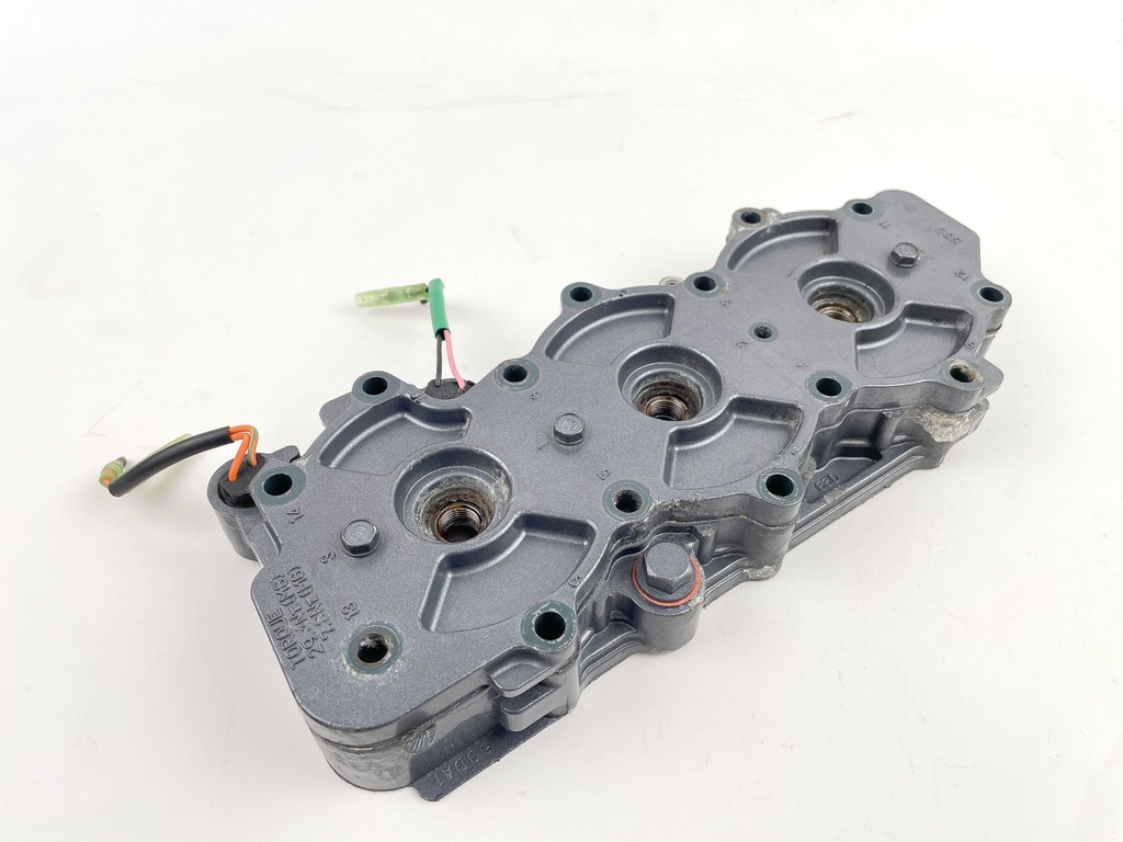 1997 Yamaha 40 HP 2 Stroke Outboard Cylinder Head 63D-11111-00-94 OEM
