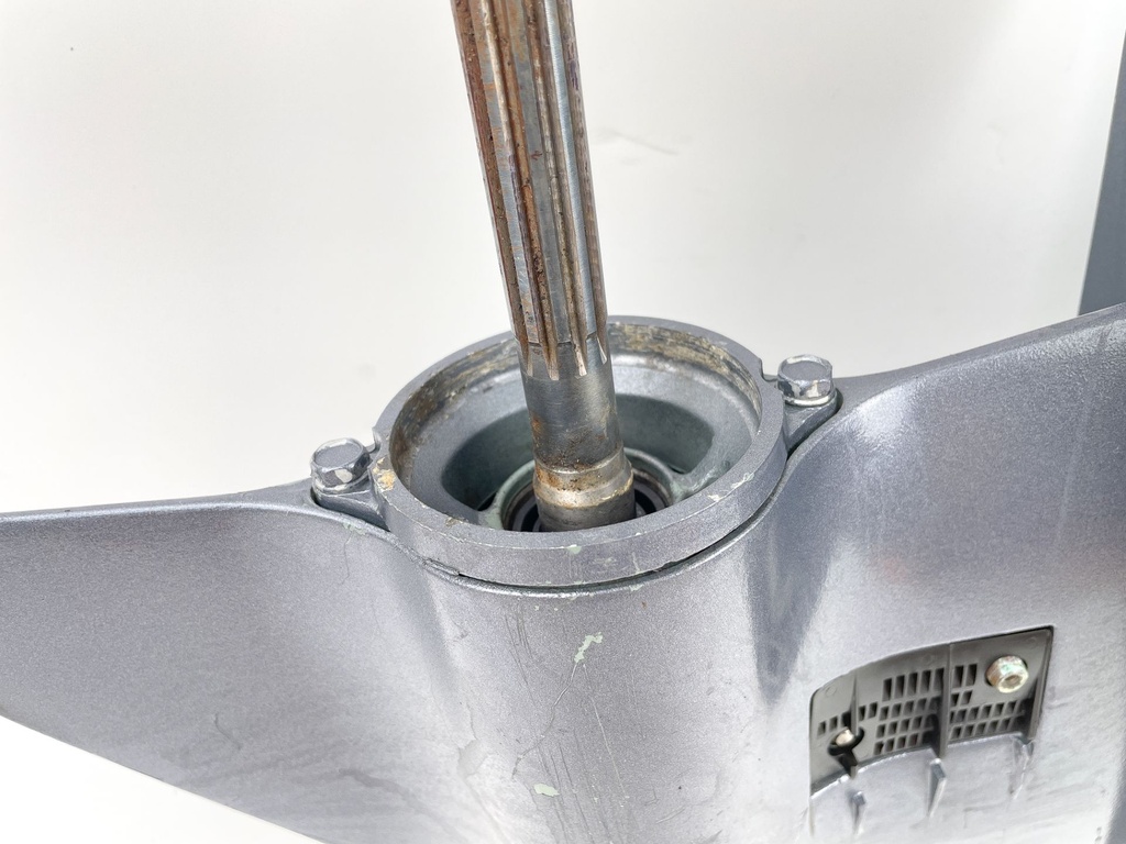 Yamaha 25HP 4 Stroke Outboard 20" Long Lower Unit Gear Case 1998-2012