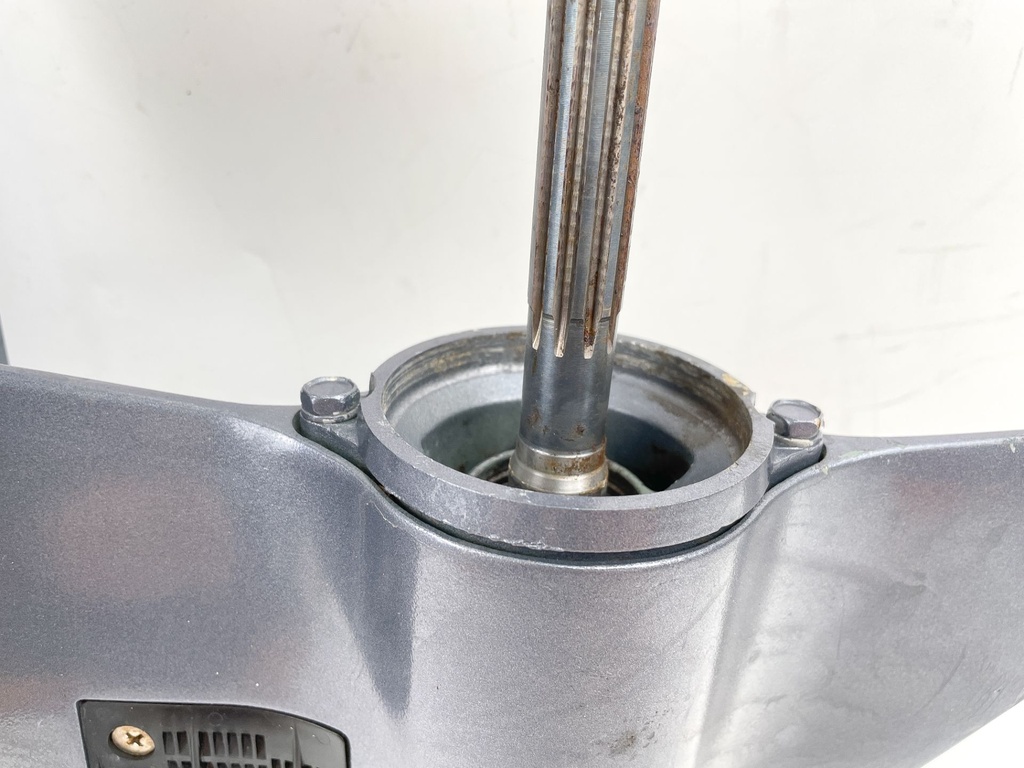 Yamaha 25HP 4 Stroke Outboard 20" Long Lower Unit Gear Case 1998-2012