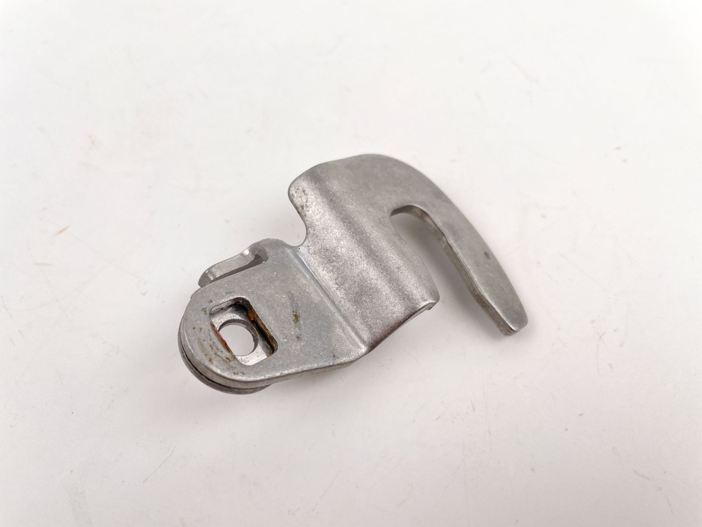 2001 Yamaha 25 HP 4 Stroke Outboard Front Latch Handle 65W-42815-01-4D OEM