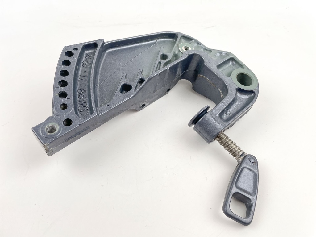 2001 Yamaha 25 HP 4 Stroke Outboard Clamp Bracket Pair 65W-43112-01-4D OEM