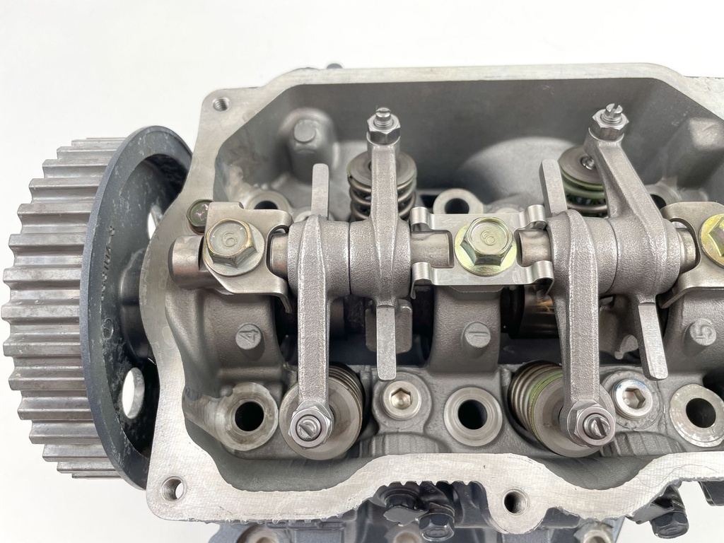 2001 Yamaha 25 HP 4 Stroke Outboard Cylinder Head 65W-W009A-12-4D OEM