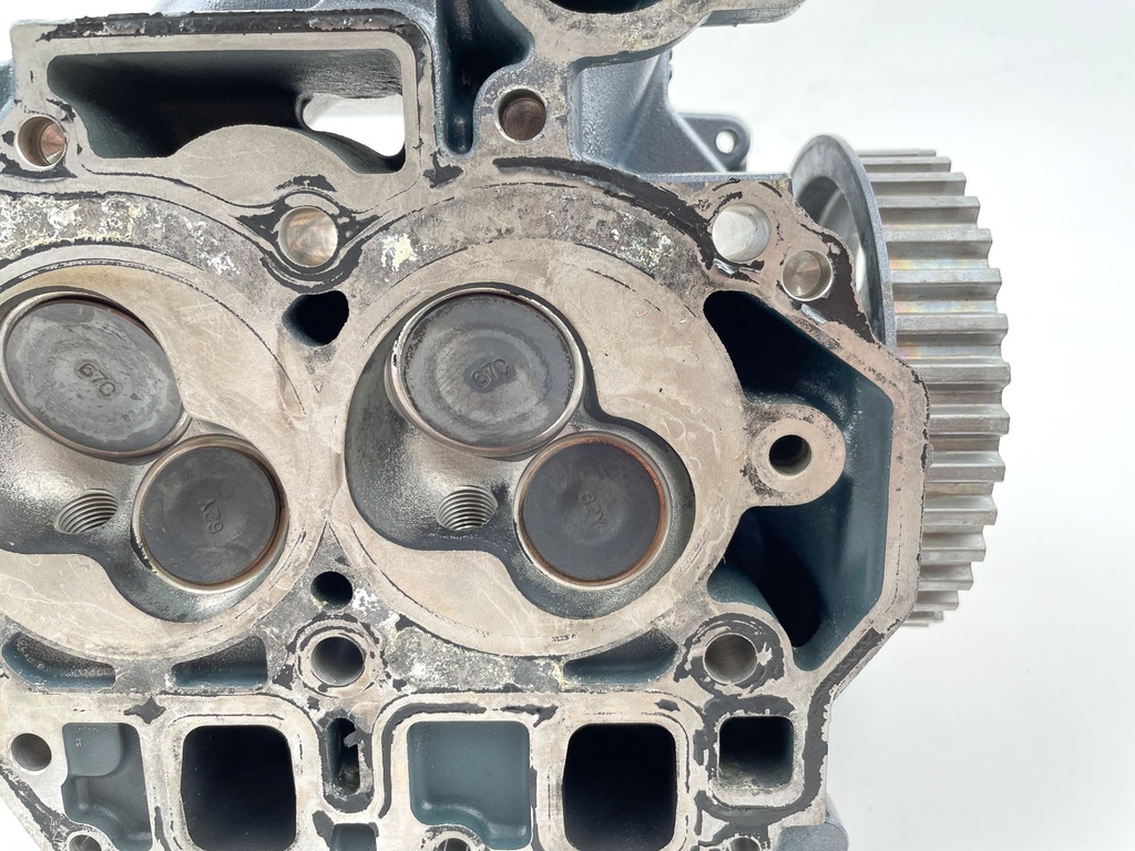 2001 Yamaha 25 HP 4 Stroke Outboard Cylinder Head 65W-W009A-12-4D OEM