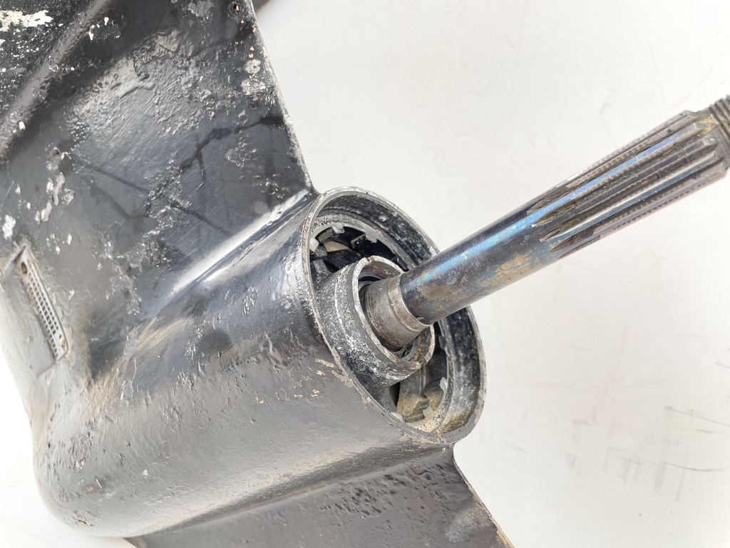 1998 Suzuki 70 HP 4 Stroke Outboard Lower Unit Gear Case 55110-99E02-0EP