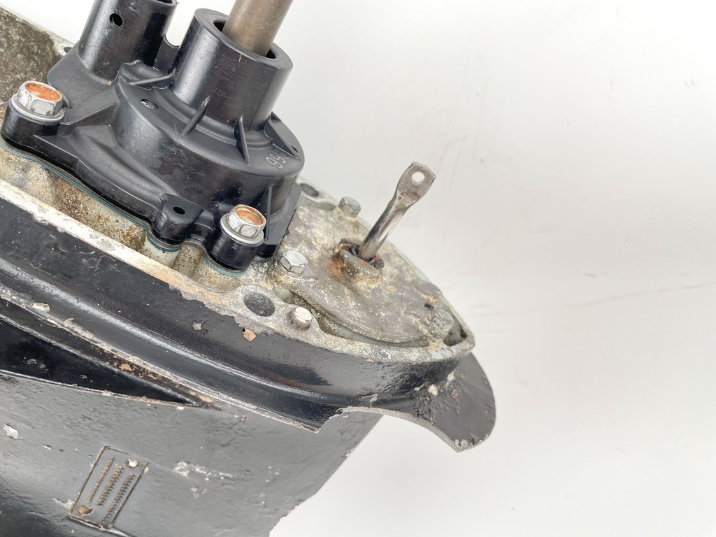 1998 Suzuki 70 HP 4 Stroke Outboard Lower Unit Gear Case 55110-99E02-0EP