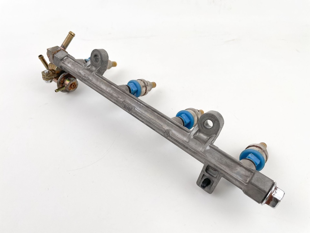 1998 Suzuki 70 HP 4 Stroke Outboard Fuel Injector Set W/ Rail 15710-99E00 OEM