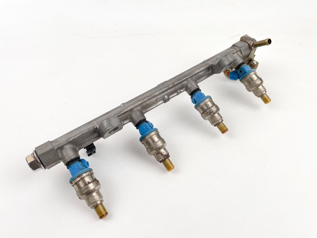 1998 Suzuki 70 HP 4 Stroke Outboard Fuel Injector Set W/ Rail 15710-99E00 OEM