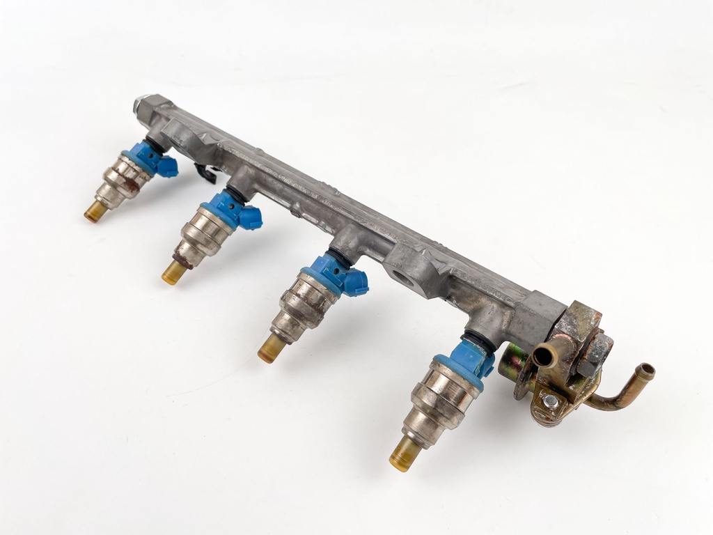 1998 Suzuki 70 HP 4 Stroke Outboard Fuel Injector Set W/ Rail 15710-99E00 OEM