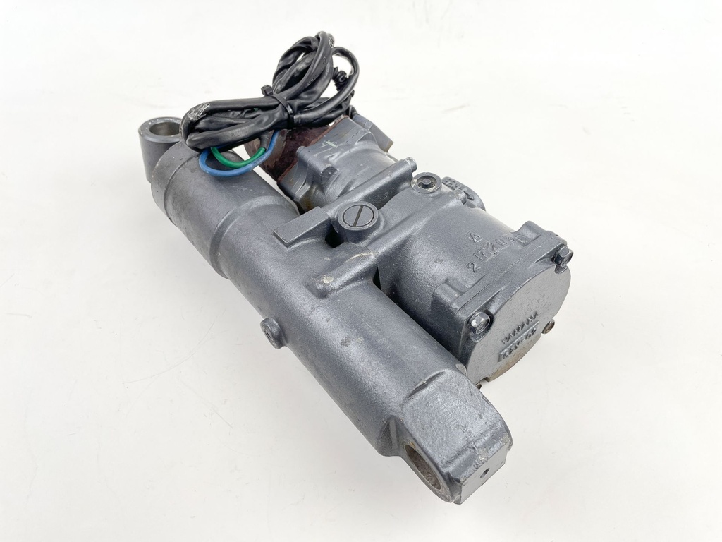 1995 - 2001 Yamaha 40 50 HP 4 Stroke Outboard Power Trim & Tilt Unit Assembly