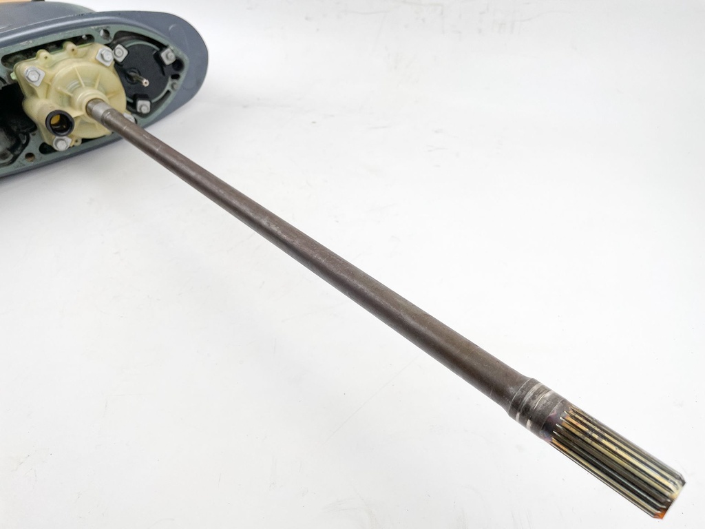 2003 Yamaha 225 HP 4 Stroke Outboard Lower Unit Gear Case 69J-45300-21-8D OEM