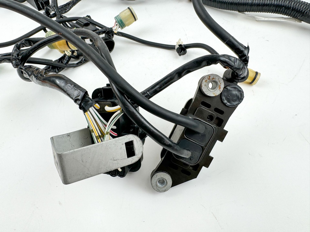 2004 Honda 150 HP 4 Stroke Outboard Engine Wire Harness 32100-ZY6-020 OEM