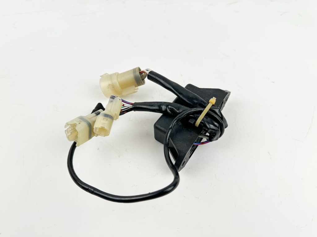 2004 Honda 150 HP 4 Stroke Outboard Main Relay 38580-ZY6-013 OEM