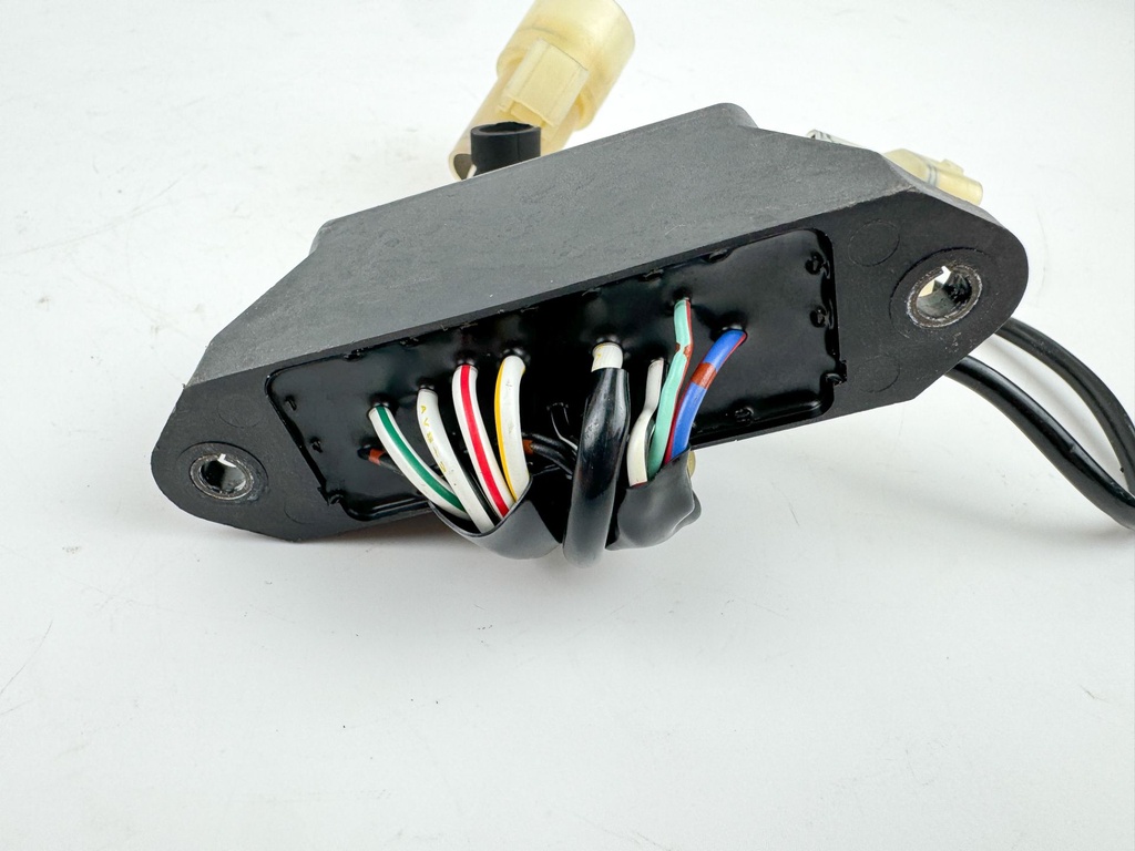 2004 Honda 150 HP 4 Stroke Outboard Main Relay 38580-ZY6-013 OEM