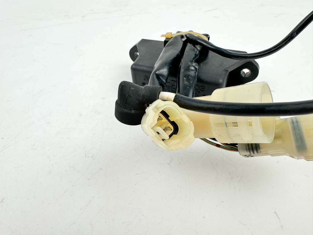 2004 Honda 150 HP 4 Stroke Outboard Main Relay 38580-ZY6-013 OEM