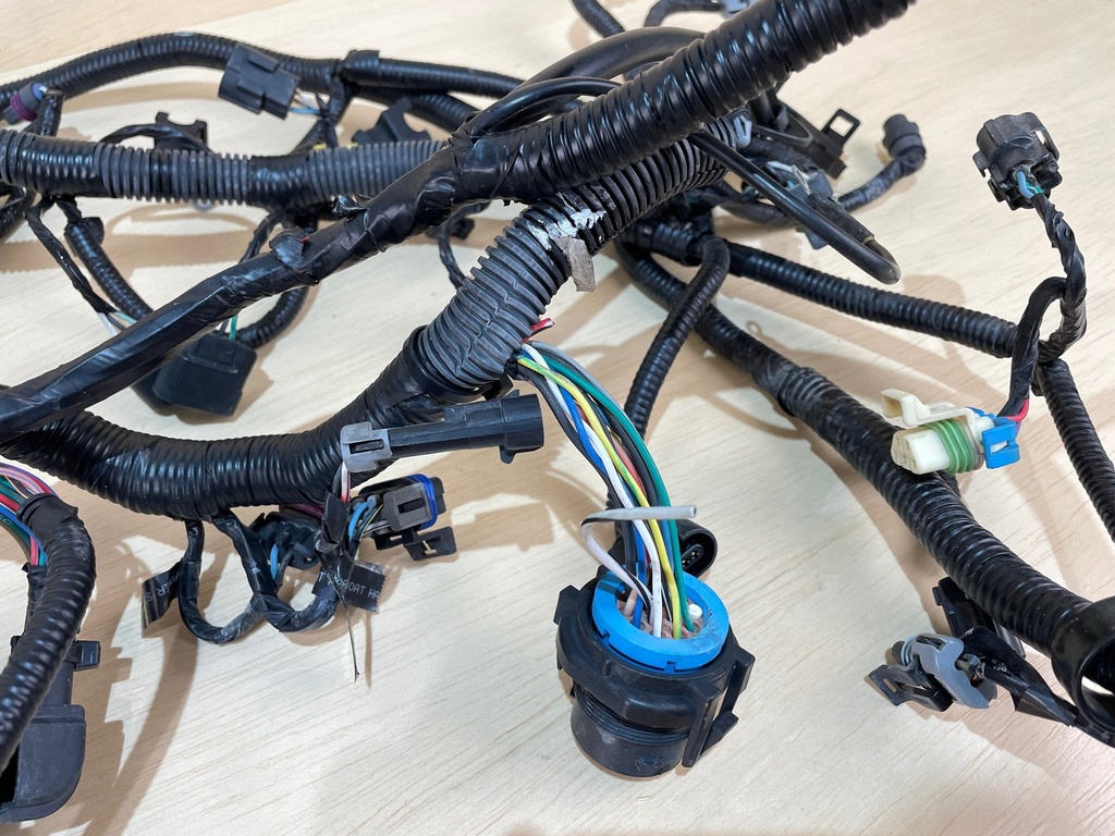 Mercury Verado 2.6L 350HP Outboard Engine Wiring Harness 8M0102454