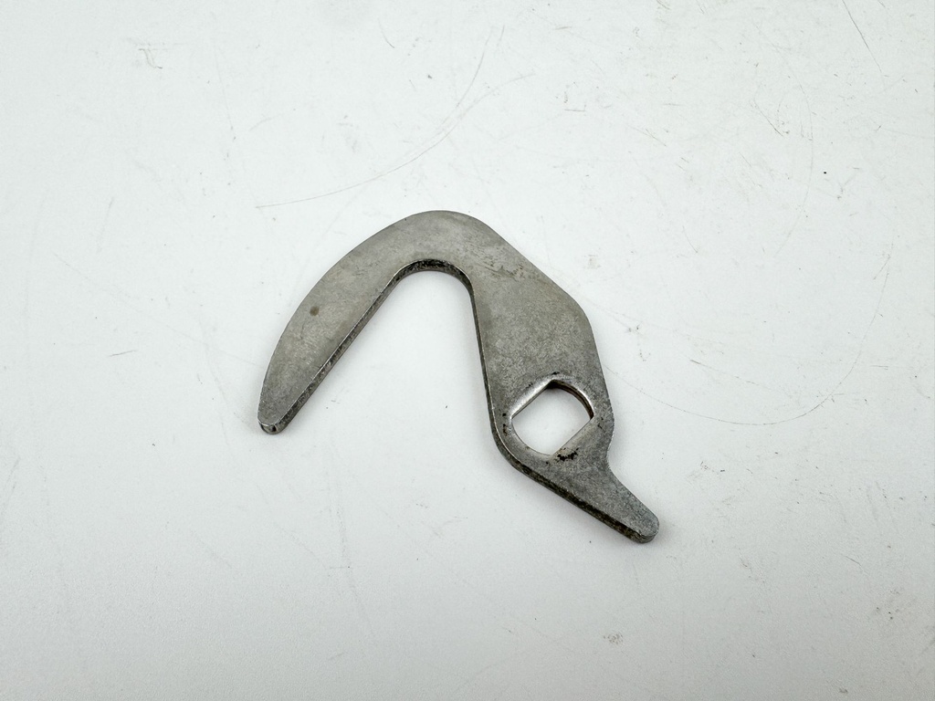 2001 Mercury 90 HP 2 Stroke Outboard Back Latch Handle 820000A2 OEM