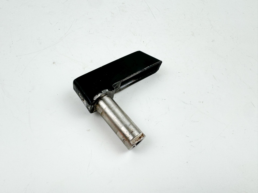 2001 Mercury 90 HP 2 Stroke Outboard Back Latch Handle 820000A2 OEM