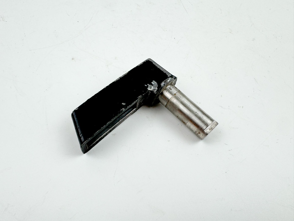 2001 Mercury 90 HP 2 Stroke Outboard Back Latch Handle 820000A2 OEM