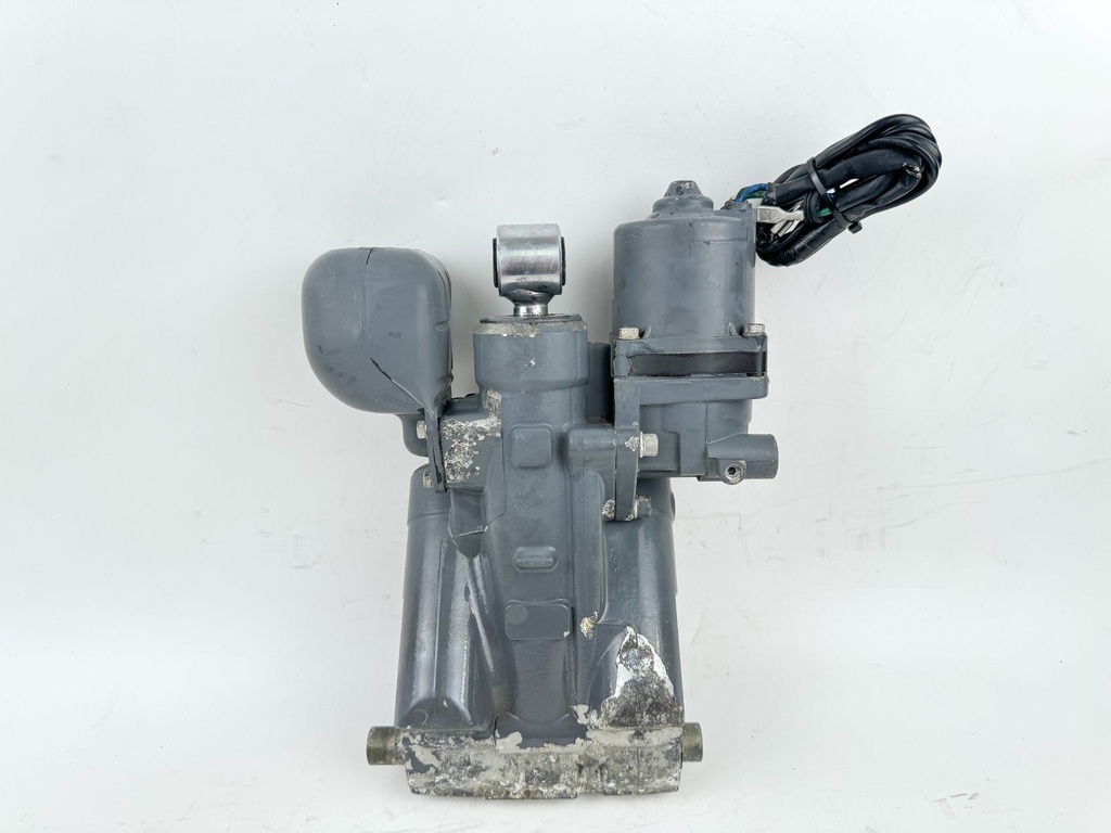 2000 Honda 130 HP 4 Stroke Outboard Power Trim Tilt Unit 56000-ZW1-708 OEM