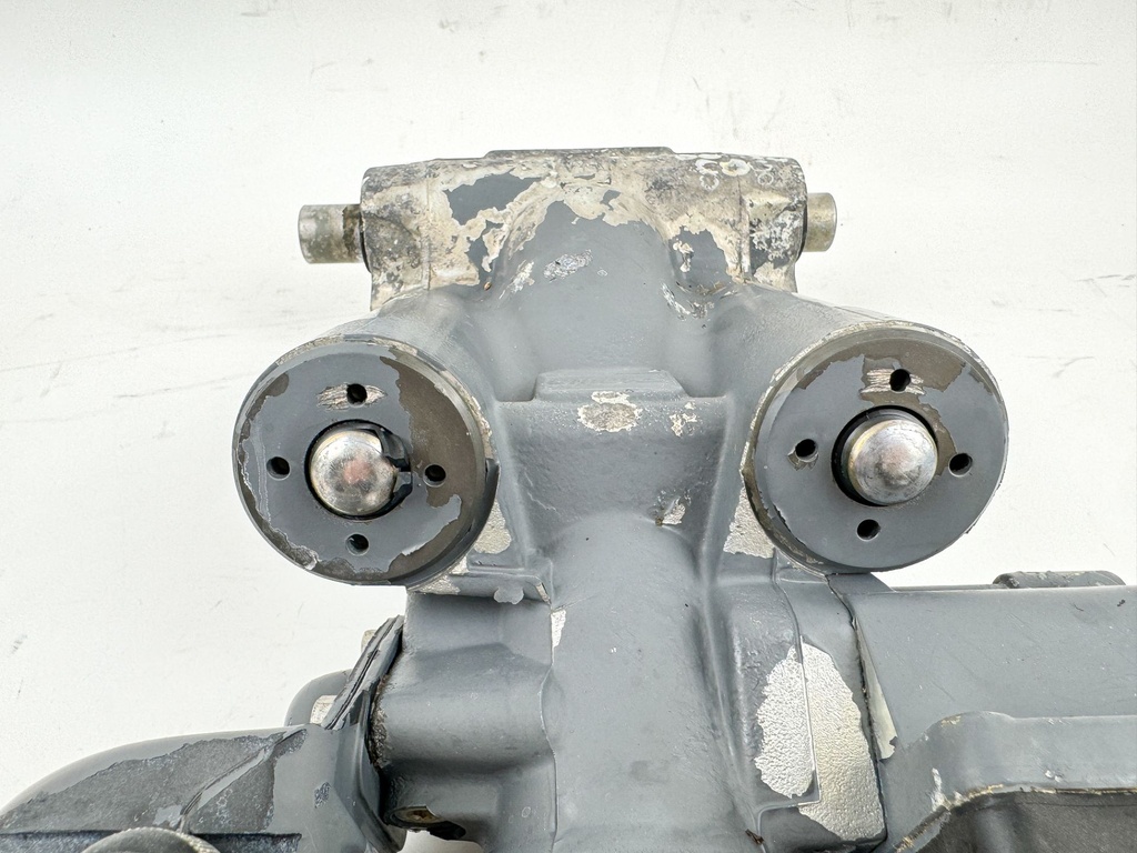 2000 Honda 130 HP 4 Stroke Outboard Power Trim Tilt Unit 56000-ZW1-708 OEM