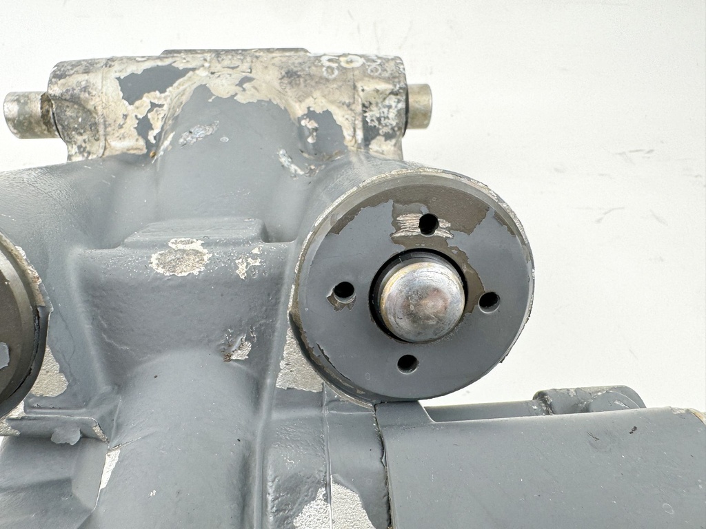 2000 Honda 130 HP 4 Stroke Outboard Power Trim Tilt Unit 56000-ZW1-708 OEM